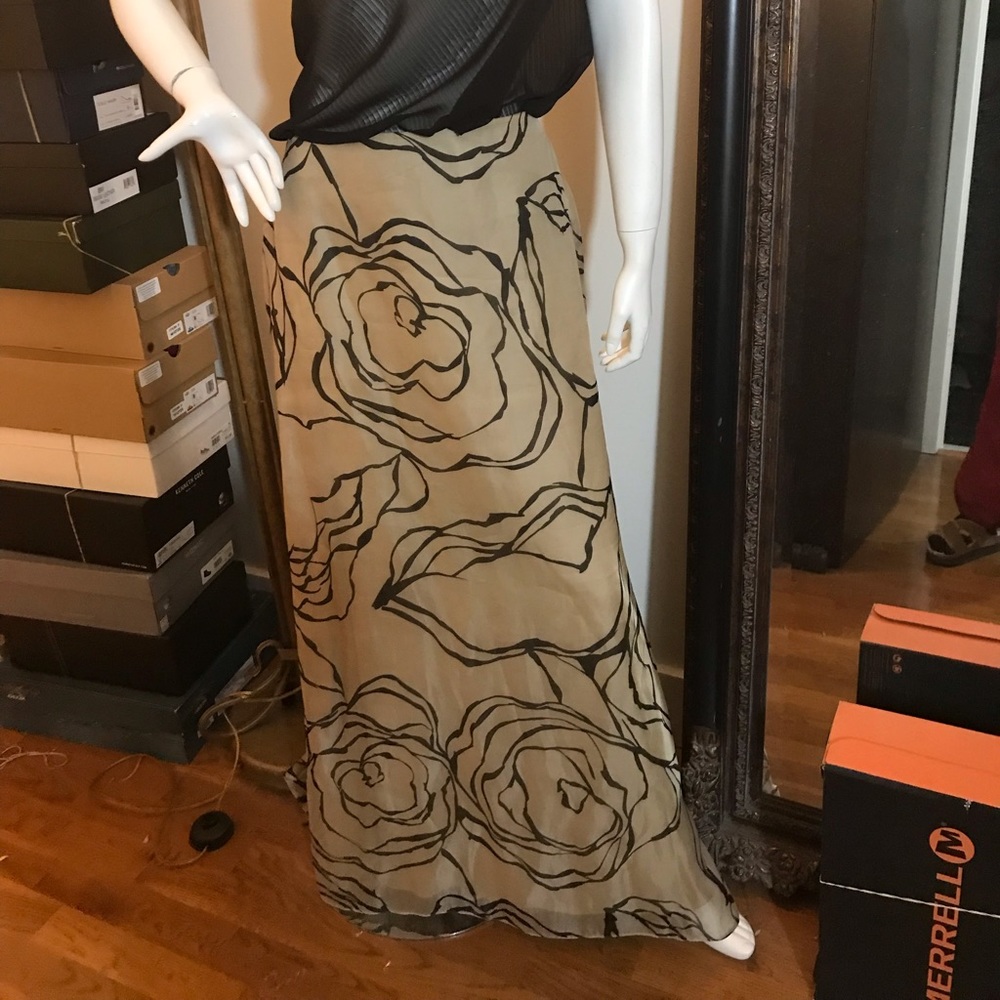 Carolina Herrera skirt !!!FIRM